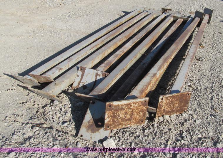 image for item E3589 40' x 90' steel building structure