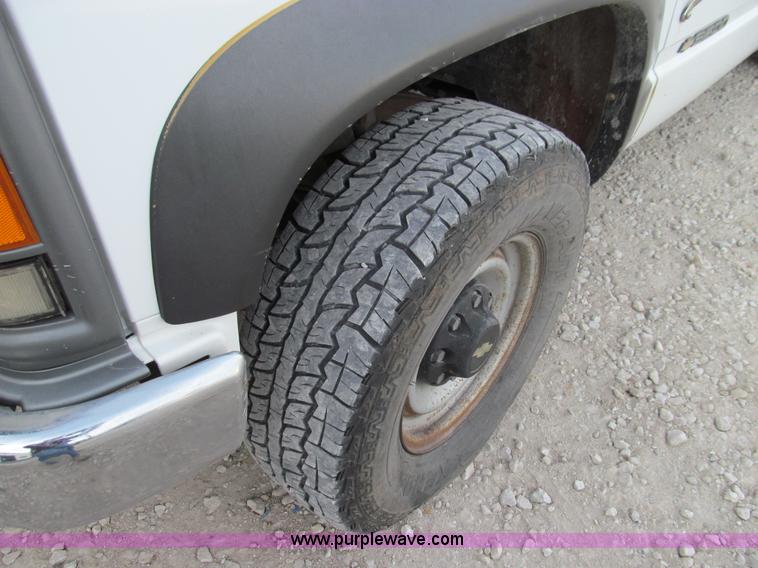 image for item E3594 1996 Chevrolet K3500 pickup truck