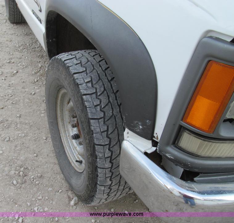 image for item E3594 1996 Chevrolet K3500 pickup truck