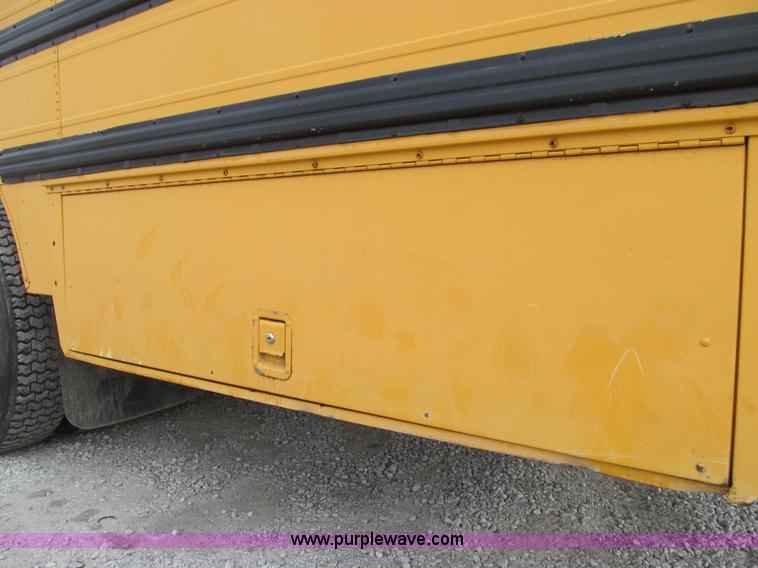 image for item E3595 1993 International Navistar 3800 school bus