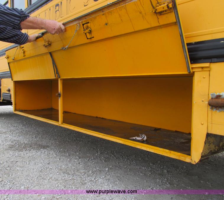 image for item E3595 1993 International Navistar 3800 school bus