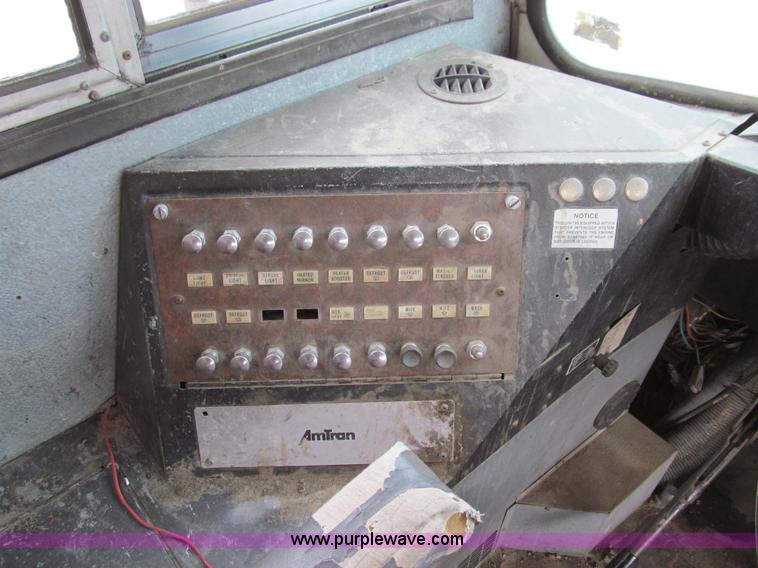 image for item E3595 1993 International Navistar 3800 school bus