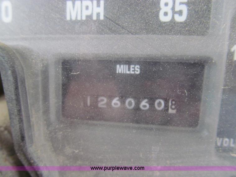 image for item E3595 1993 International Navistar 3800 school bus