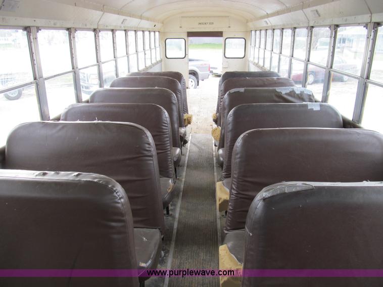 image for item E3595 1993 International Navistar 3800 school bus