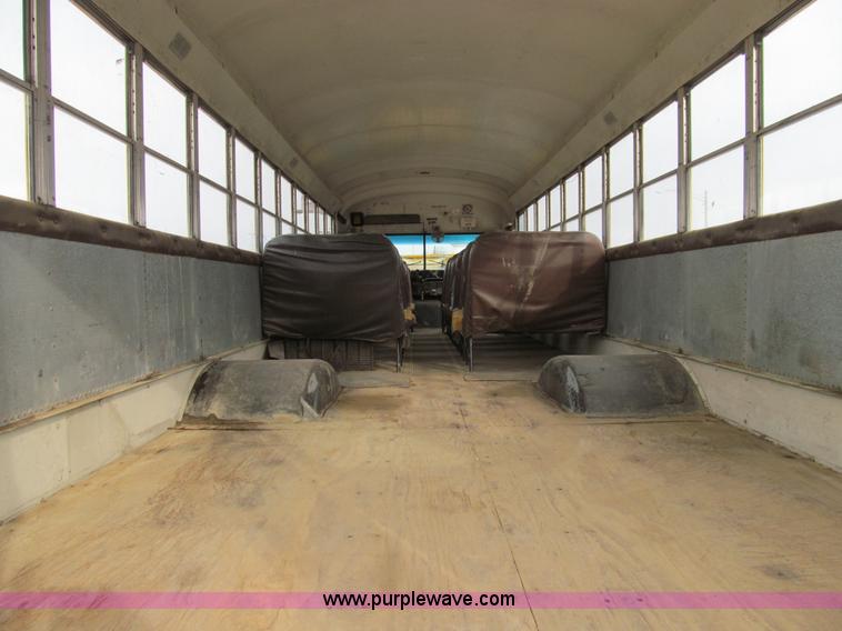 image for item E3595 1993 International Navistar 3800 school bus