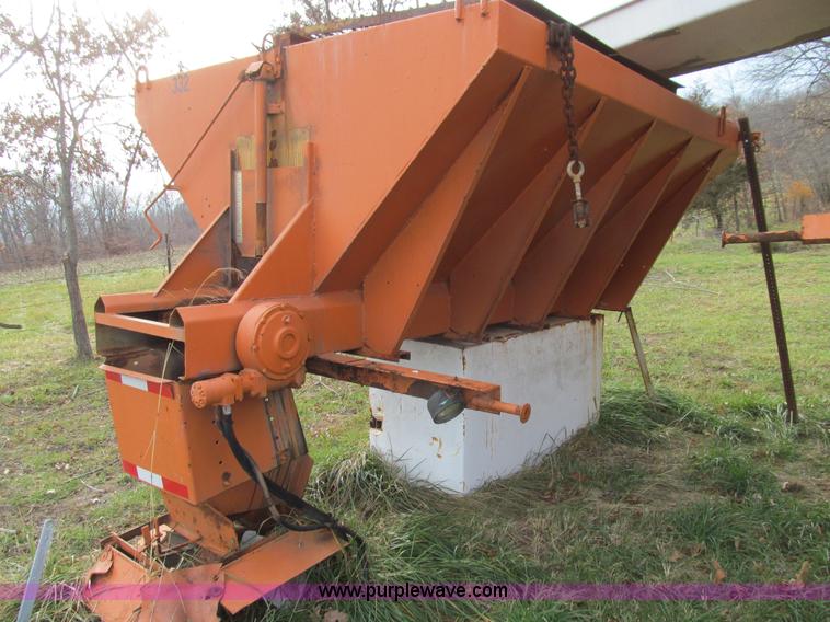 image for item E3597 Swenson salt spreader