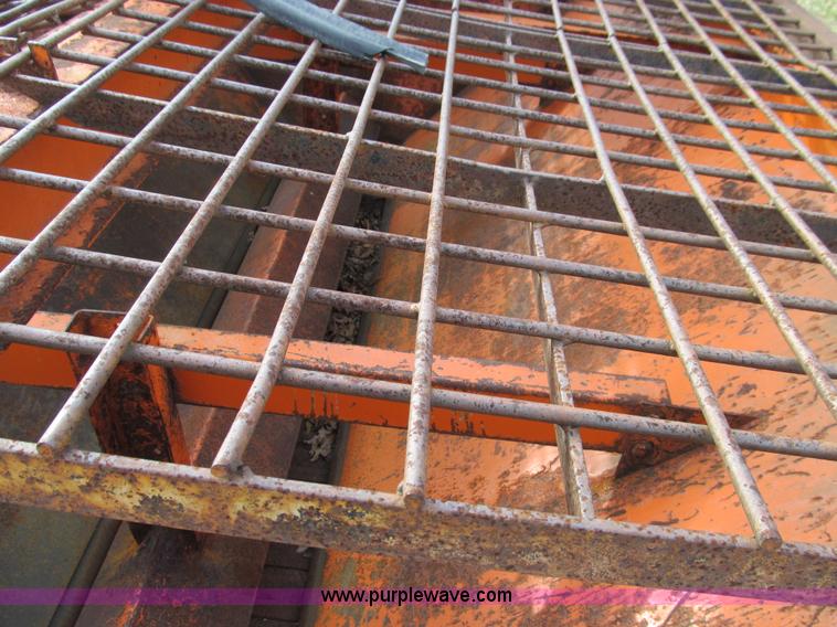 image for item E3597 Swenson salt spreader