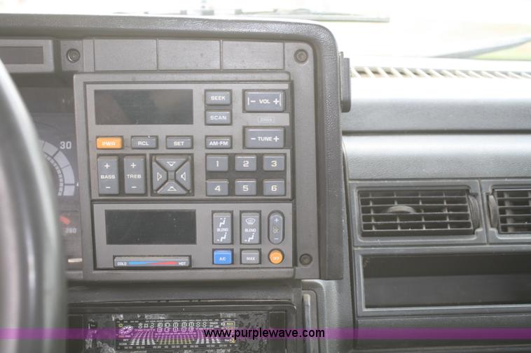 image for item F2888 1995 Chevrolet Kodiak C6H042 rollback truck