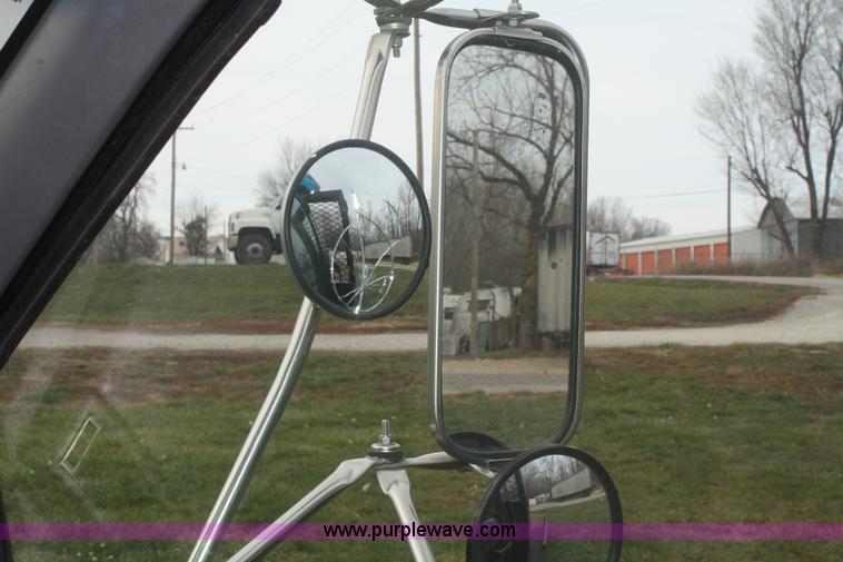 image for item F2888 1995 Chevrolet Kodiak C6H042 rollback truck