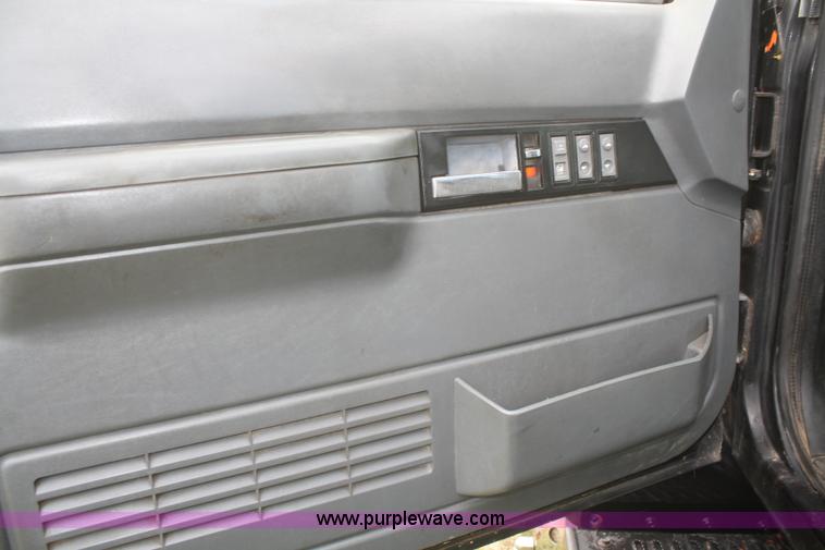 image for item F2888 1995 Chevrolet Kodiak C6H042 rollback truck