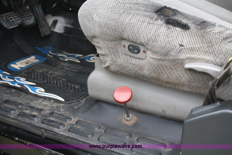 image for item F2888 1995 Chevrolet Kodiak C6H042 rollback truck