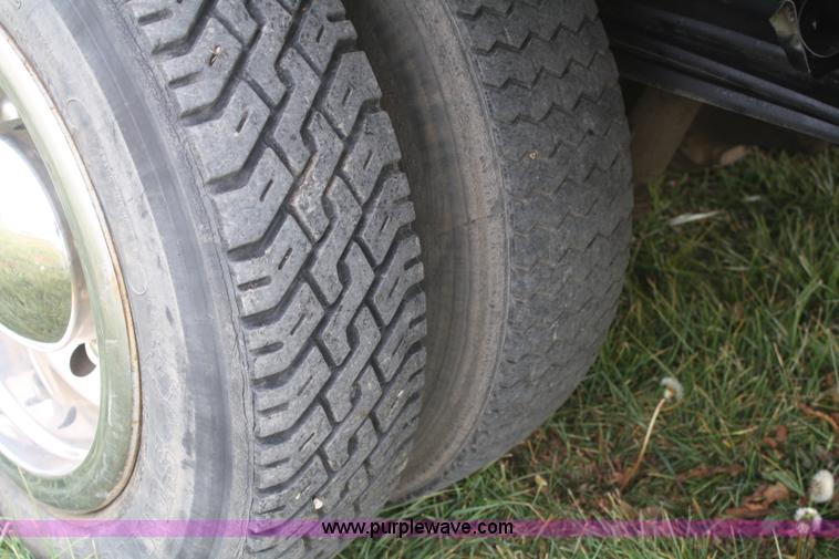 image for item F2888 1995 Chevrolet Kodiak C6H042 rollback truck