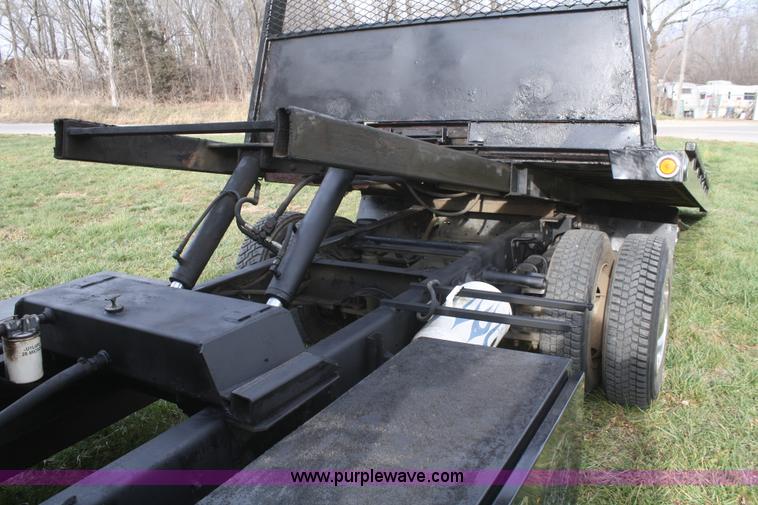 image for item F2888 1995 Chevrolet Kodiak C6H042 rollback truck