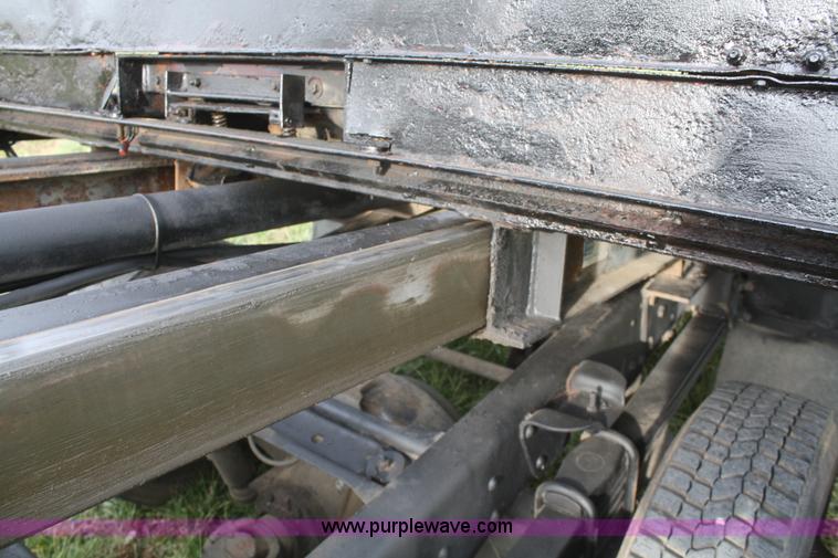 image for item F2888 1995 Chevrolet Kodiak C6H042 rollback truck