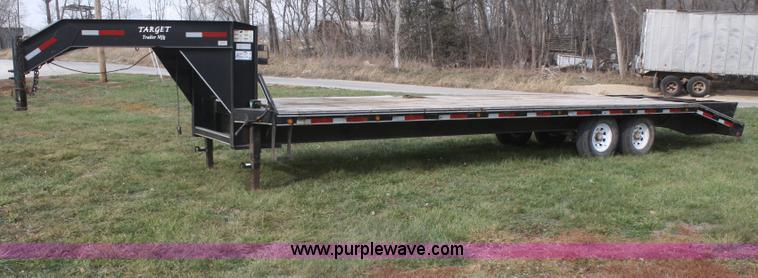 image for item F2898 2004 Target 25' flatbed trailer