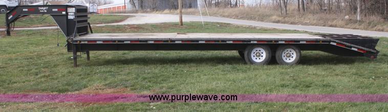 image for item F2898 2004 Target 25' flatbed trailer