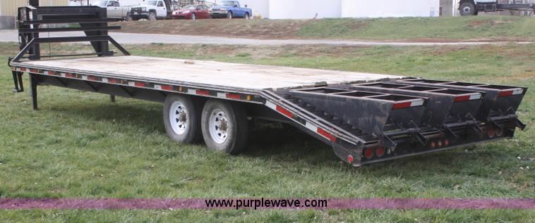image for item F2898 2004 Target 25' flatbed trailer