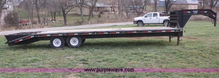 image for item F2898 2004 Target 25' flatbed trailer