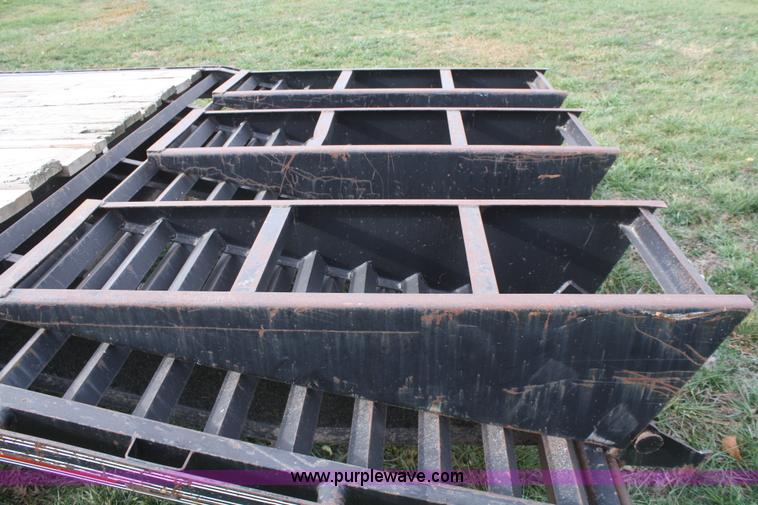 image for item F2898 2004 Target 25' flatbed trailer