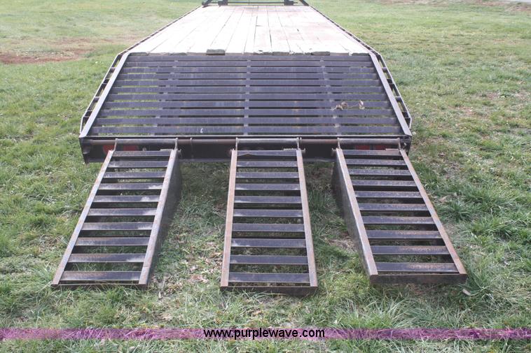 image for item F2898 2004 Target 25' flatbed trailer