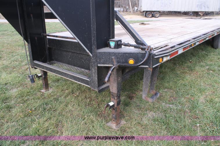 image for item F2898 2004 Target 25' flatbed trailer