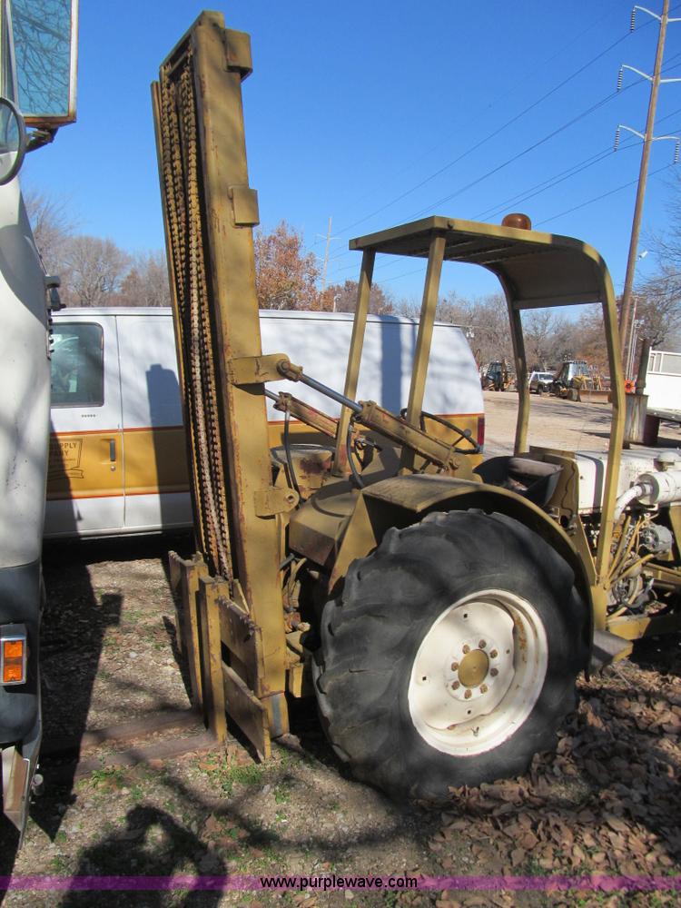 image for item F3073 Forklift