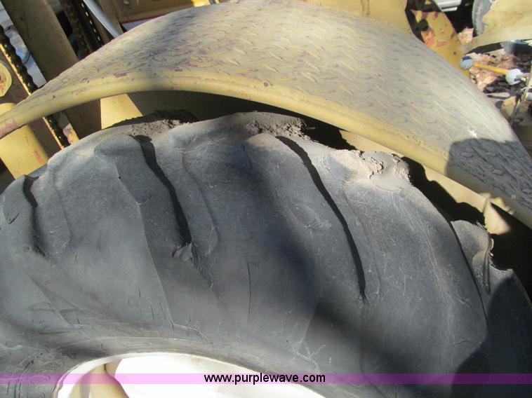 image for item F3073 Forklift