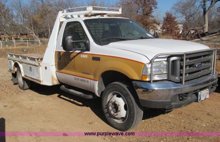 image for item F3086 2004 Ford F4D truck