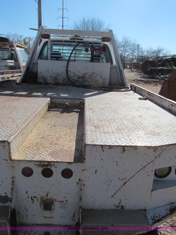 image for item F3086 2004 Ford F4D truck