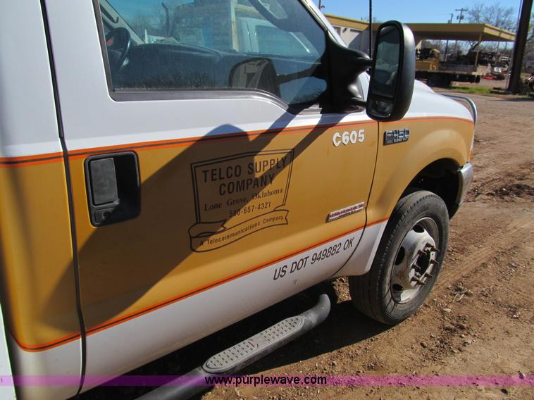 image for item F3086 2004 Ford F4D truck