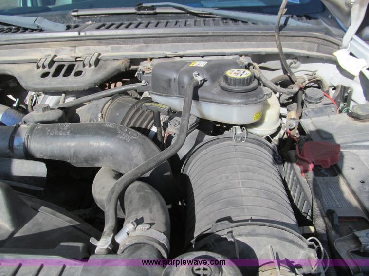 image for item F3086 2004 Ford F4D truck