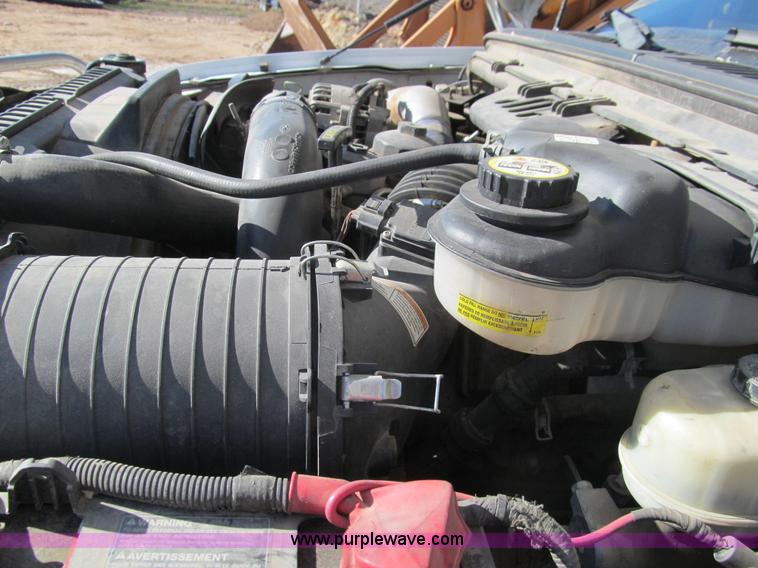 image for item F3086 2004 Ford F4D truck