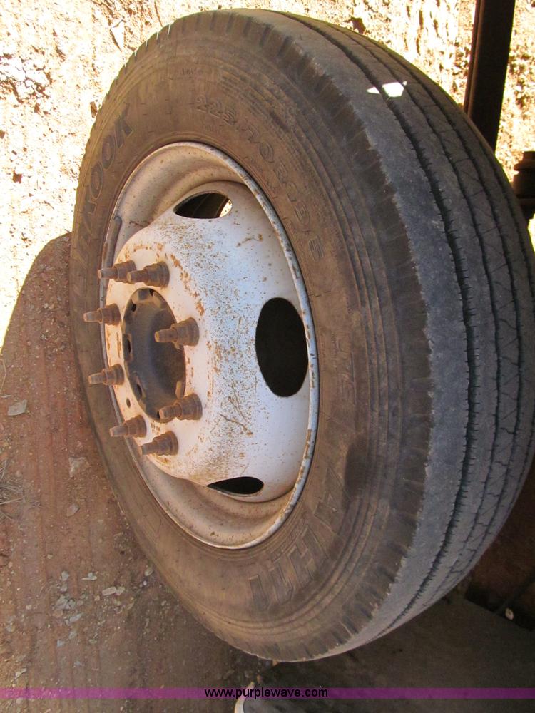 image for item F3086 2004 Ford F4D truck