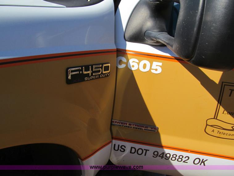 image for item F3086 2004 Ford F4D truck