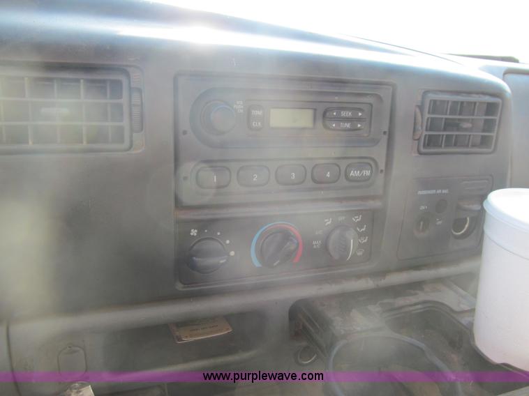 image for item F3086 2004 Ford F4D truck