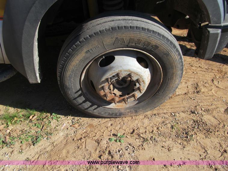 image for item F3087 2007 Ford F450 XL Super Duty utility truck