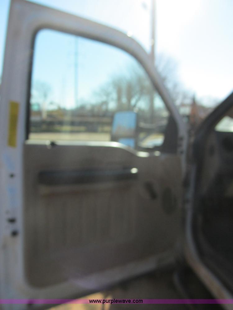 image for item F3087 2007 Ford F450 XL Super Duty utility truck