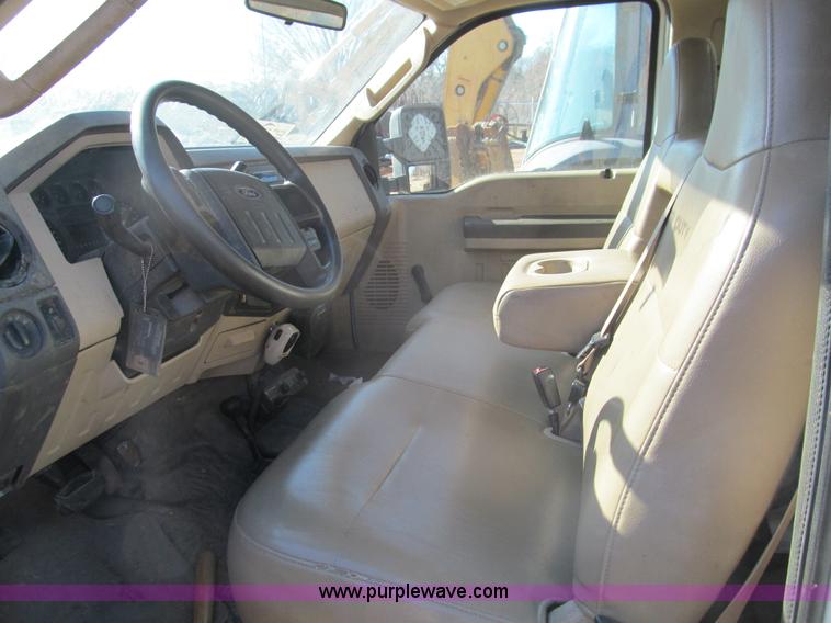 image for item F3087 2007 Ford F450 XL Super Duty utility truck