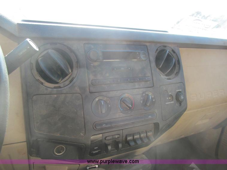 image for item F3087 2007 Ford F450 XL Super Duty utility truck