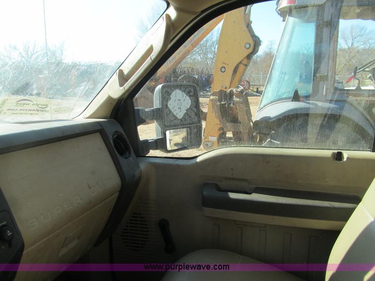 image for item F3087 2007 Ford F450 XL Super Duty utility truck