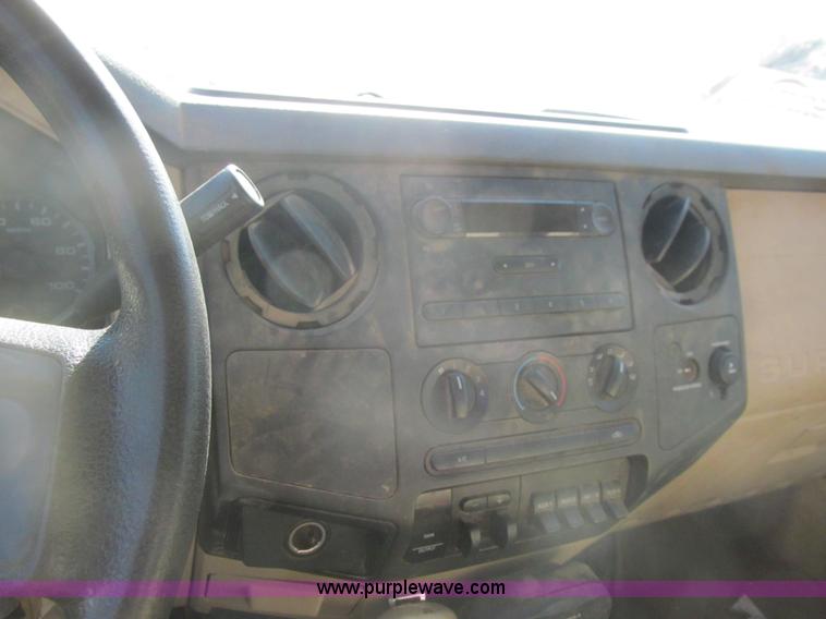 image for item F3087 2007 Ford F450 XL Super Duty utility truck