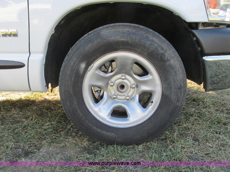 image for item F4122 2008 Dodge Ram 1500 short bed pickup truck