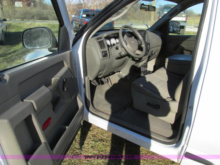 image for item F4122 2008 Dodge Ram 1500 short bed pickup truck
