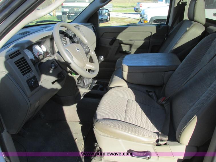 image for item F4122 2008 Dodge Ram 1500 short bed pickup truck