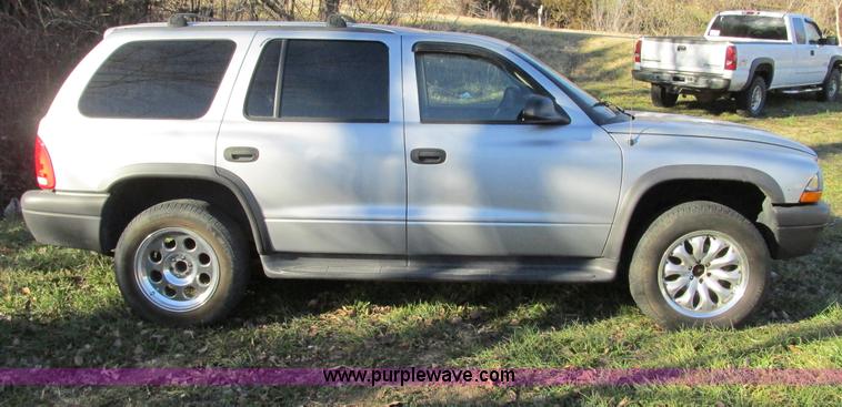 image for item F4125 2003 Dodge Durango SUV