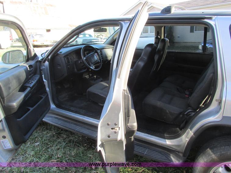 image for item F4125 2003 Dodge Durango SUV