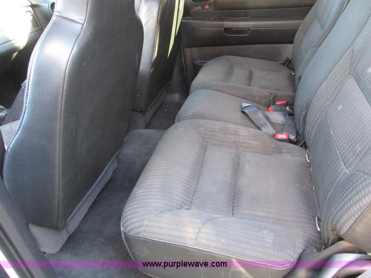 image for item F4125 2003 Dodge Durango SUV