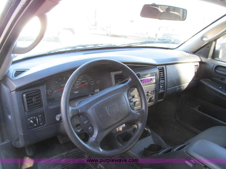 image for item F4125 2003 Dodge Durango SUV