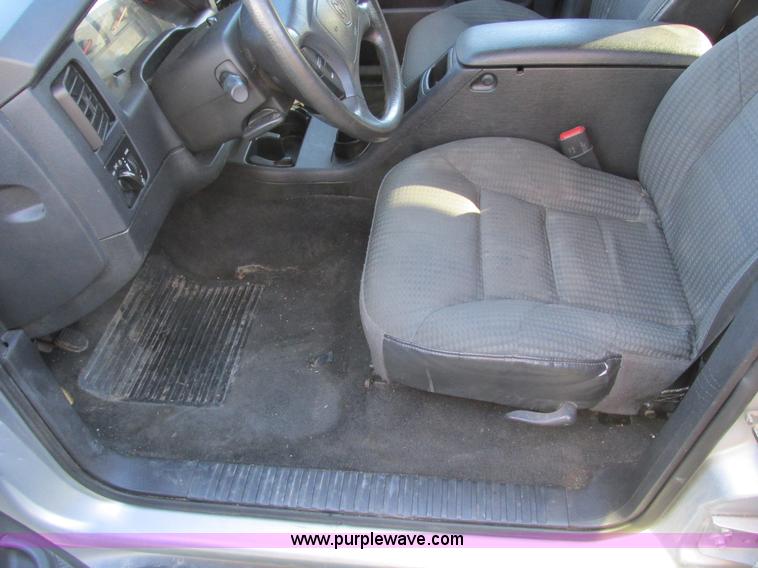image for item F4125 2003 Dodge Durango SUV