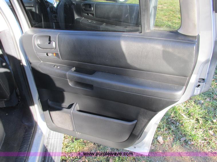 image for item F4125 2003 Dodge Durango SUV
